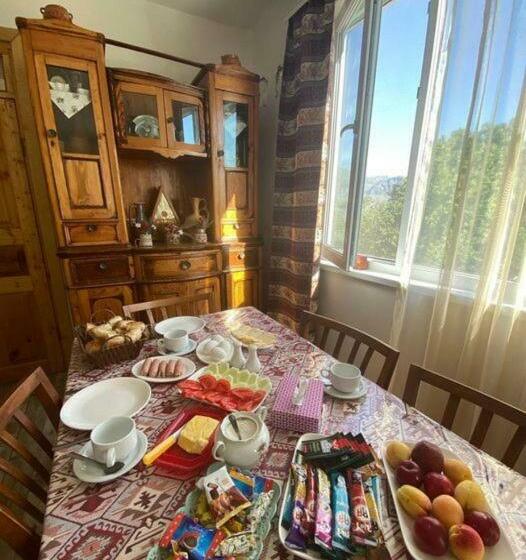 エコノミー４人部屋, Pottery House Sanahin