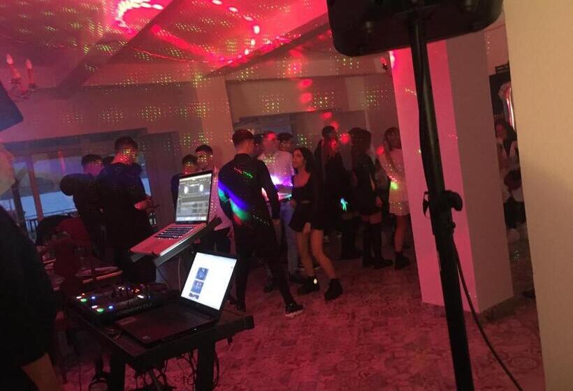 1间卧室的房子, Casa Soarelui