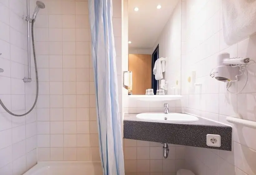 身障者適用スタンダードルーム, Garner Hotel Cottbus Süd by IHG