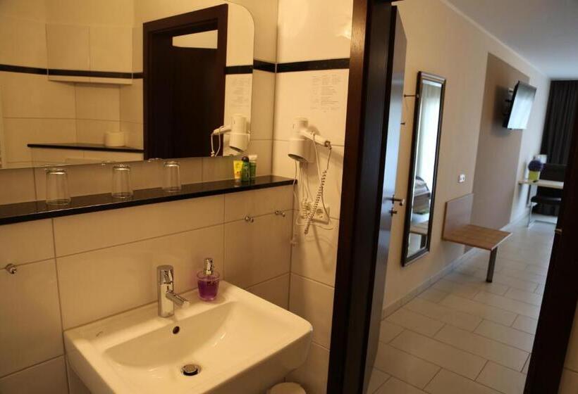 컴포트 룸, Fruerlund