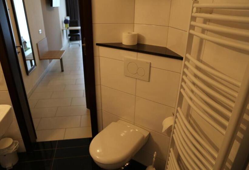 컴포트 트리플 룸, Fruerlund