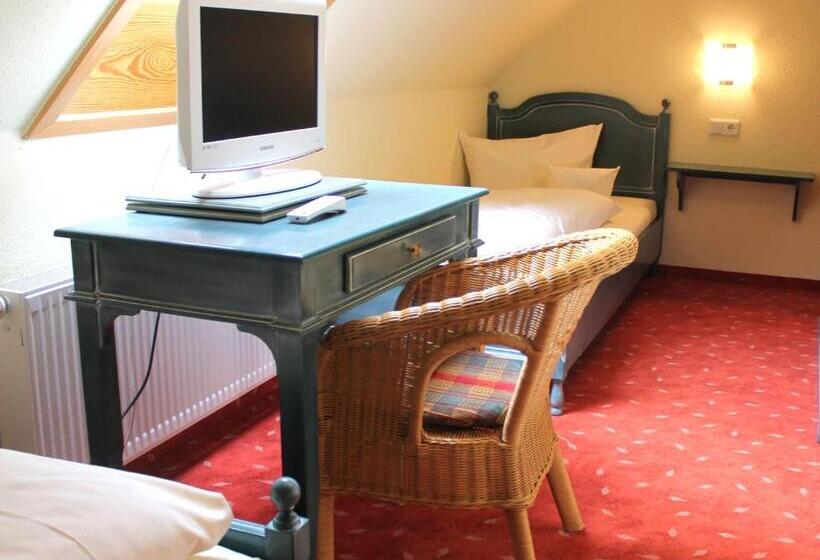 شقة غرفة واحدة, Kurhaus Devin