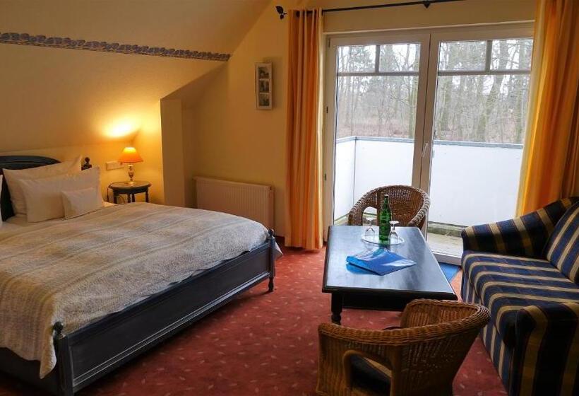 غرفة قياسية ثلاثية مزودة بشرفة, Kurhaus Devin