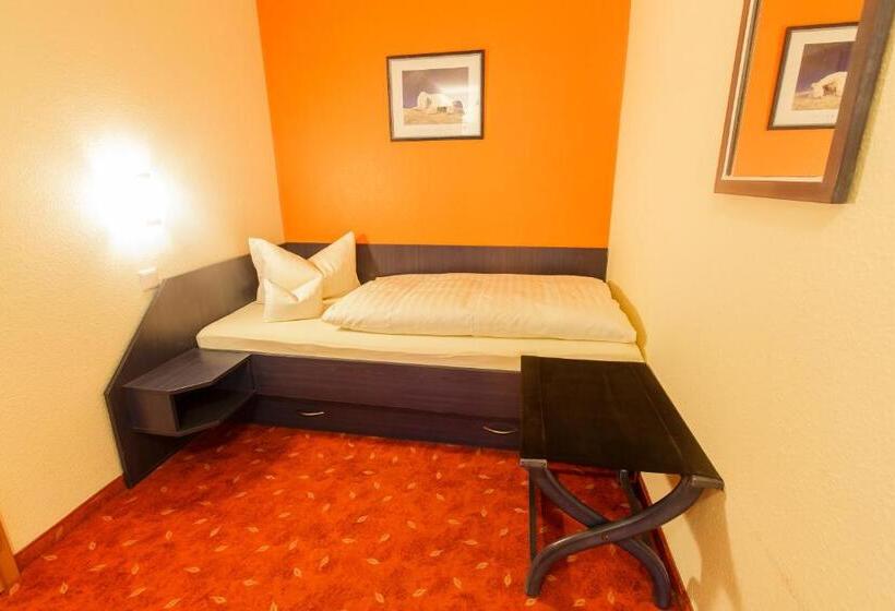 غرفة قياسية ثلاثية مزودة بشرفة, Kurhaus Devin