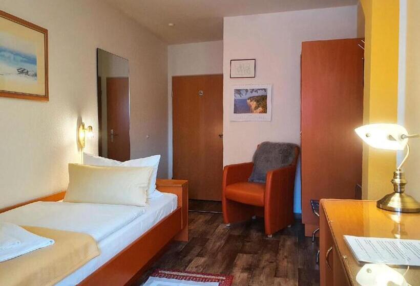 Номер Стандарт Индивидуальный, Peenebrücke