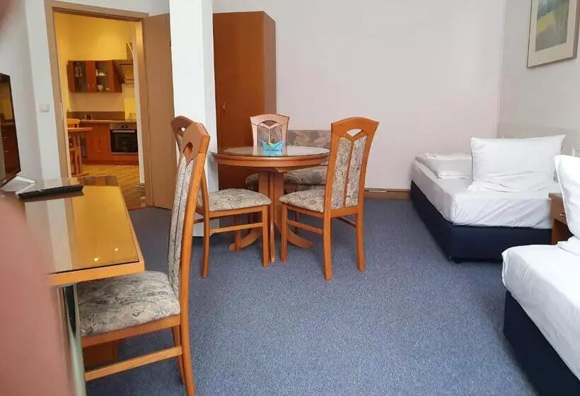 スタンダード４人部屋, Peenebrücke