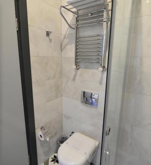 آپارتمان یک خوابه با دری مشترک که هال را جدا می کند., Pera Luna Residence