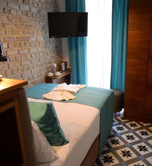 آپارتمان یک خوابه با دری مشترک که هال را جدا می کند., Pera Luna Residence