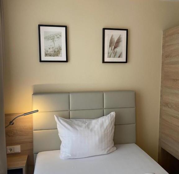 标准单人间, Sankt Georg