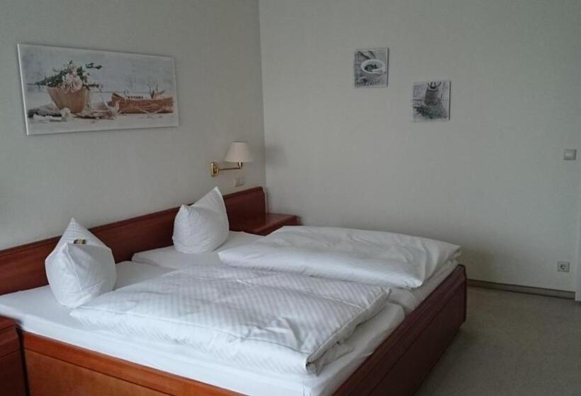 Номер Стандарт, Und Restaurant Rabennest Am Schweriner See