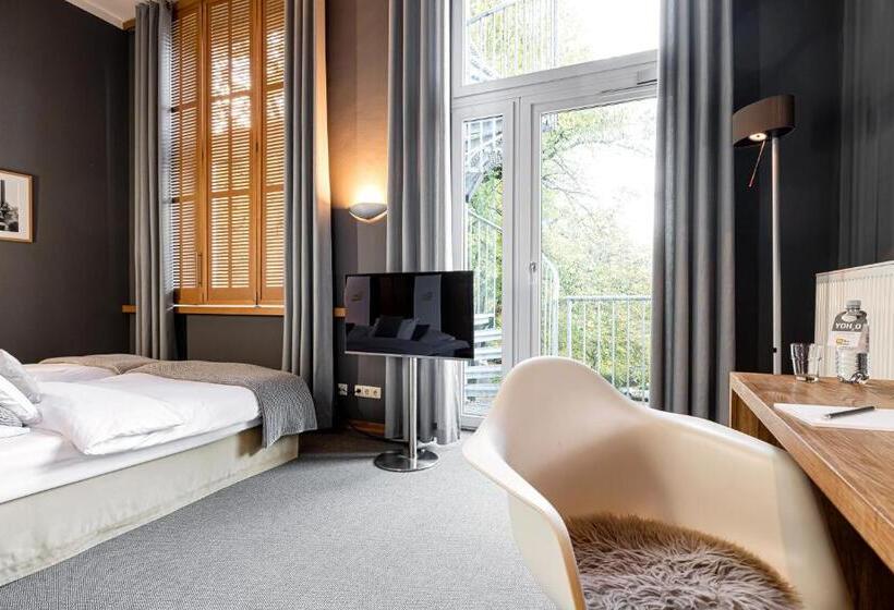 스탠다드 룸, Yoho   The Young