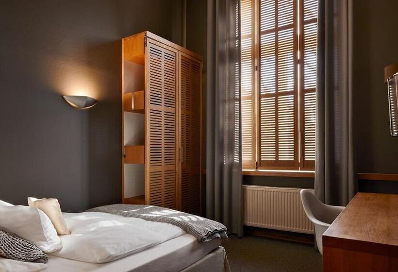 스탠다드 싱글 룸, Yoho   The Young