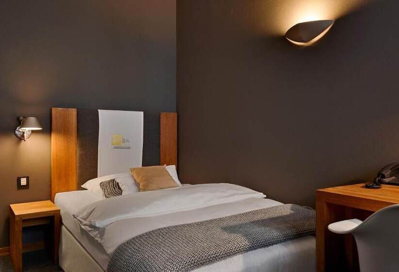 스탠다드 싱글 룸, Yoho   The Young