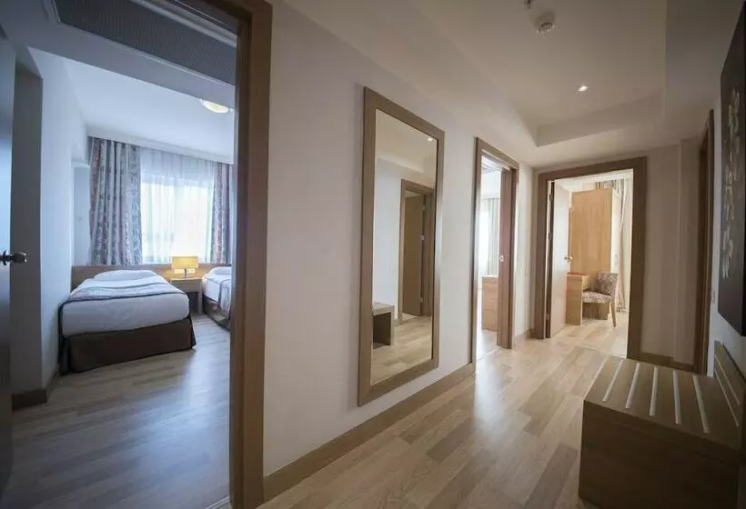 سوییت خانوادگی, Ramada Resort by Wyndham Lara