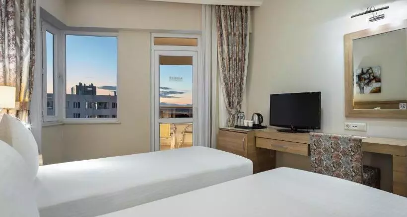 اتاق استاندارد, Ramada Resort by Wyndham Lara