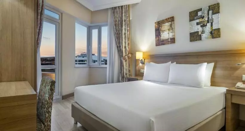 سوییت خانوادگی, Ramada Resort by Wyndham Lara