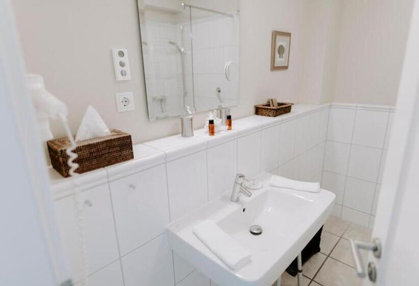 オーシャンビュースタンダードルーム, Strandhotel Seeblick, Ostseebad Heikendorf