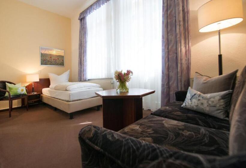 اتاق استاندارد یک تخته با بالکن, Villa Neptun