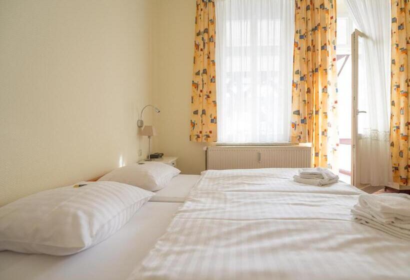 اتاق استاندارد با بالکن, Villa Neptun