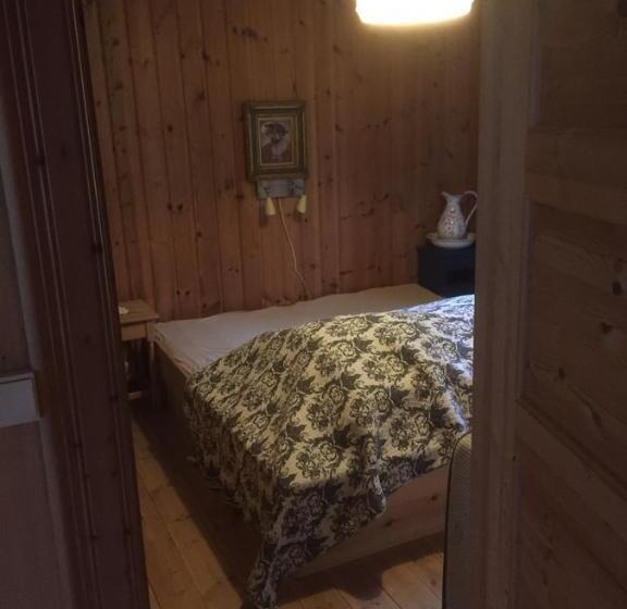 דירת חדר, Kvaale Gard