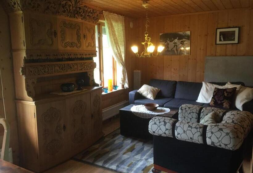 דירת חדר, Kvaale Gard