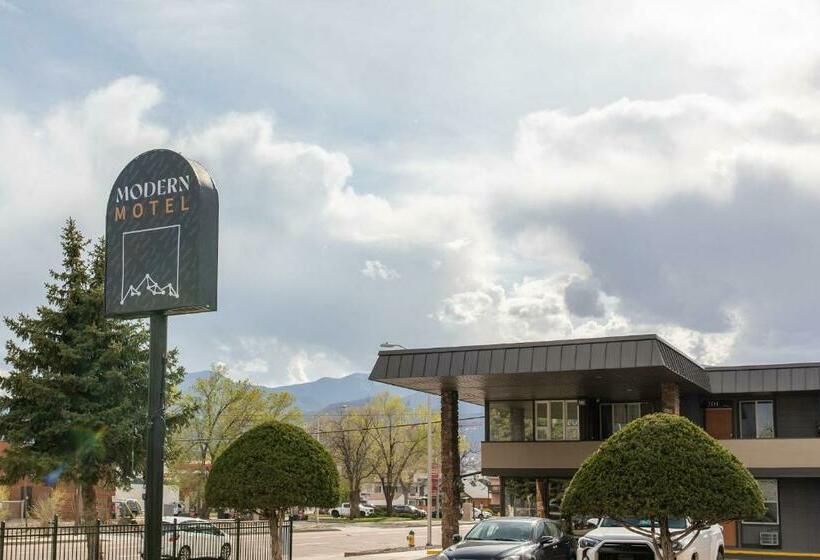 带大床的标准间, Modern Motel