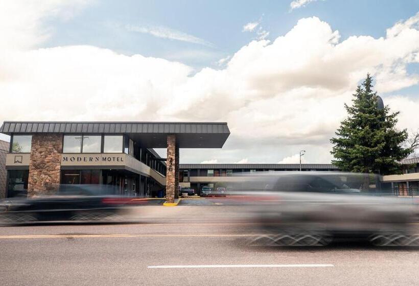 四人豪华间, Modern Motel