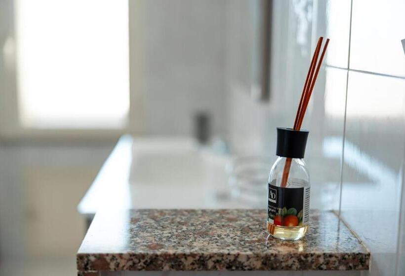 اتاق استاندارد سه نفره, A Casa Di Vito