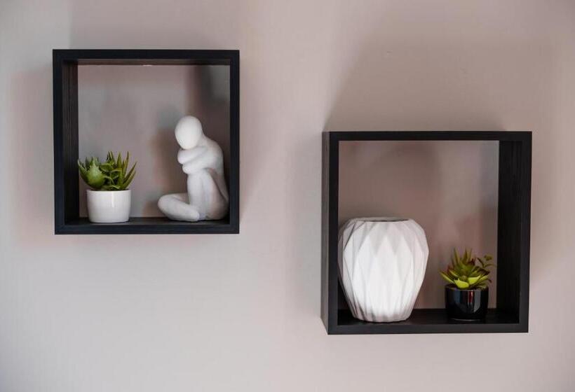 اتاق استاندارد سه نفره, A Casa Di Vito