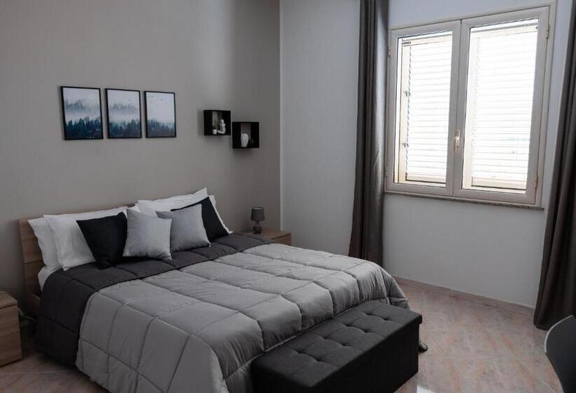 اتاق استاندارد سه نفره, A Casa Di Vito