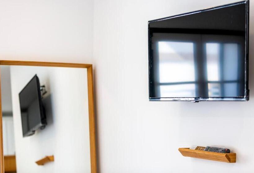 스탠다드 스튜디오, Vila Farol