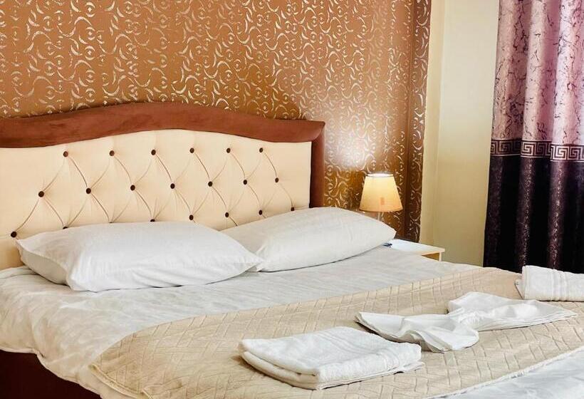 Pokój Trzyosobowy Comfort, Vila3