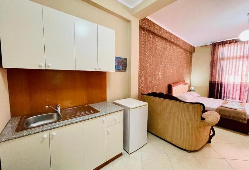 Pokój Standard Trzyosobowy, Vila3