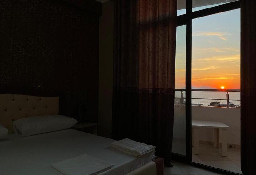 Triple Room Sea View, Vila3