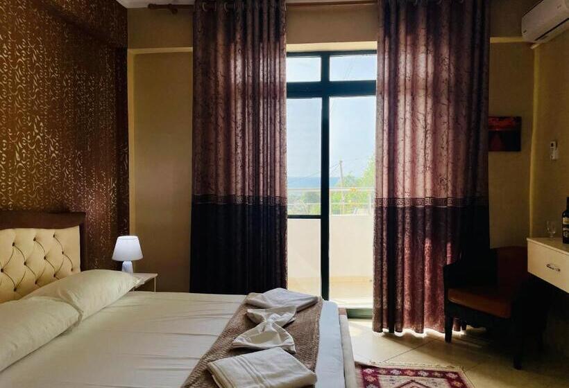 Triple Room Sea View, Vila3