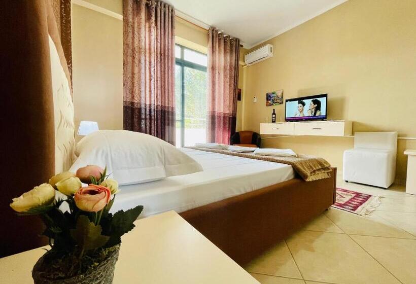 Triple Room Sea View, Vila3