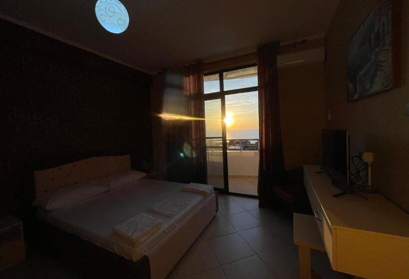 Triple Room Sea View, Vila3