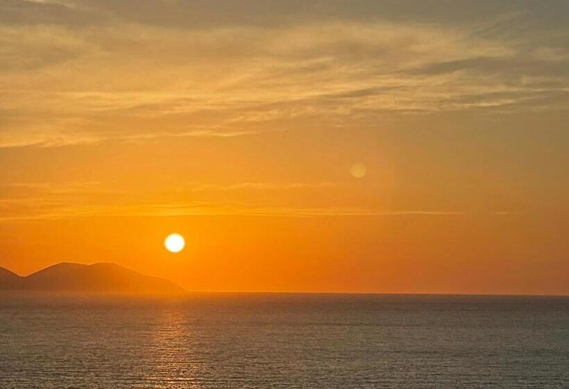 Triple Room Sea View, Vila3