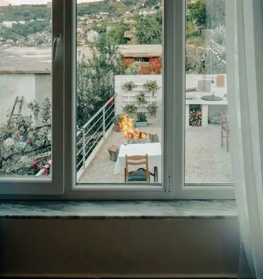 اتاق استاندارد سه نفره, Patio Rooms Gjirokaster