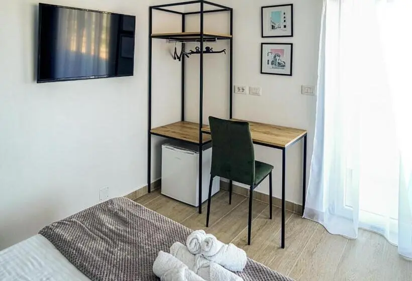 اتاق استاندارد سه نفره, Patio Rooms Gjirokaster