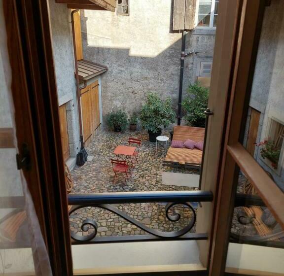 Номер Стандарт, Aux Trois Soleils