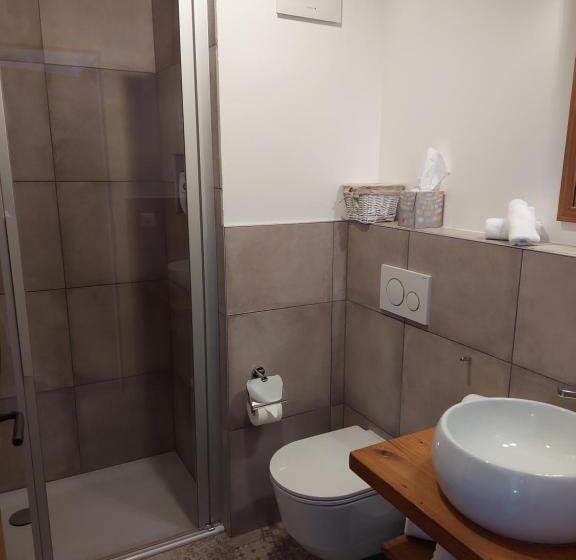 Номер Стандарт, Aux Trois Soleils