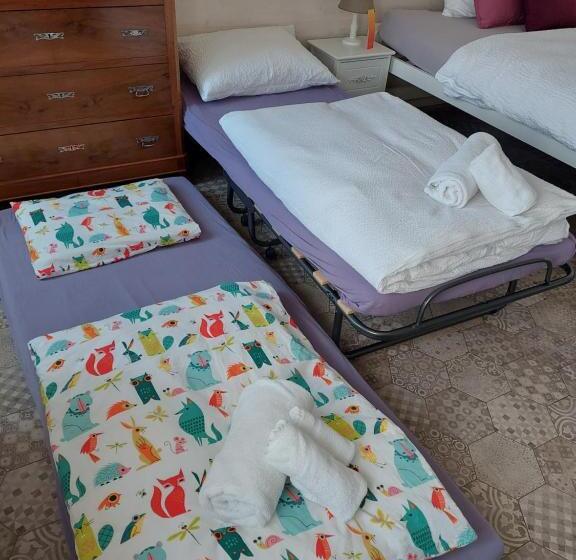 Номер Стандарт, Aux Trois Soleils