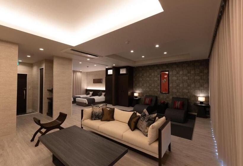 סוויטה משפחתית, 天  Tin