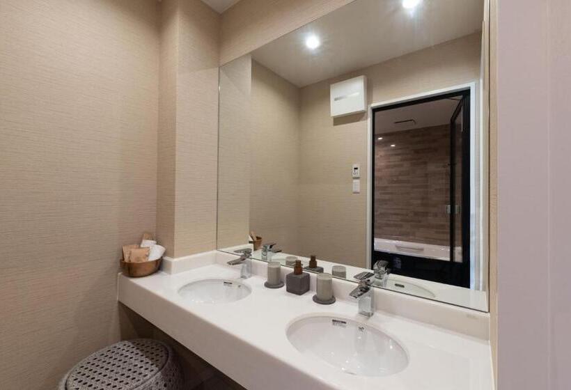 סוויטה משפחתית, 天  Tin