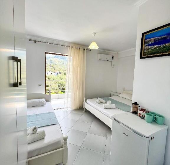 اتاق استاندارد سه نفره, Ionian View B&b