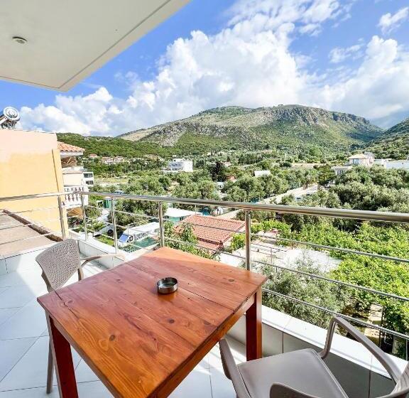 اتاق استاندارد سه نفره, Ionian View B&b