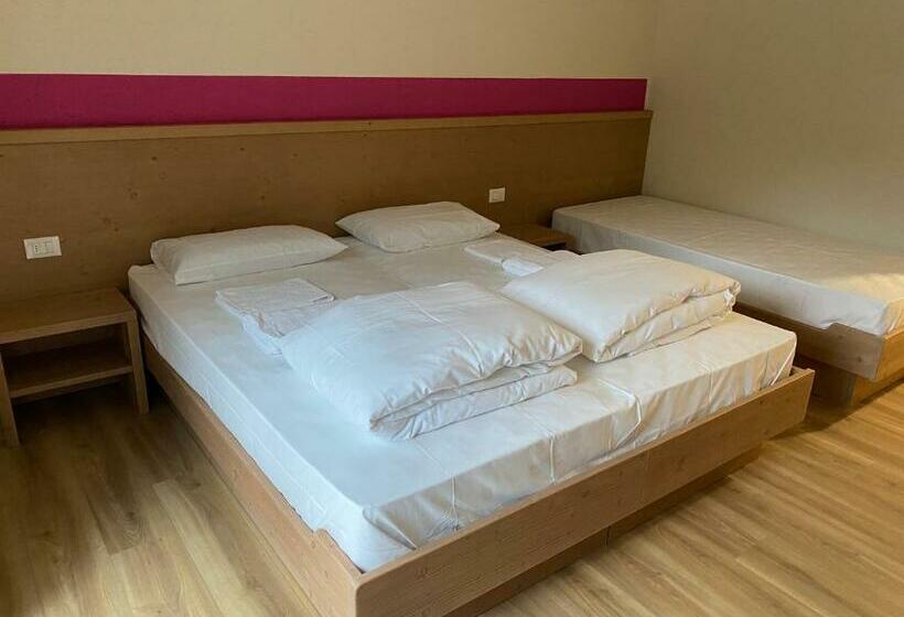 חדר סטנדרט לשלושה, Rifugio Pian Dei Ciclamini