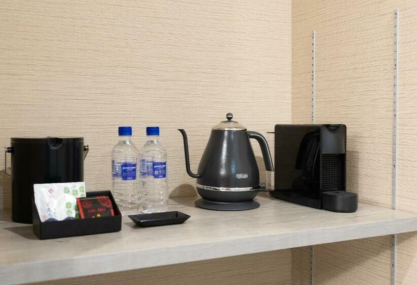 חדר לארבעה סטנדרטי עם מרפסת, 天  Tin