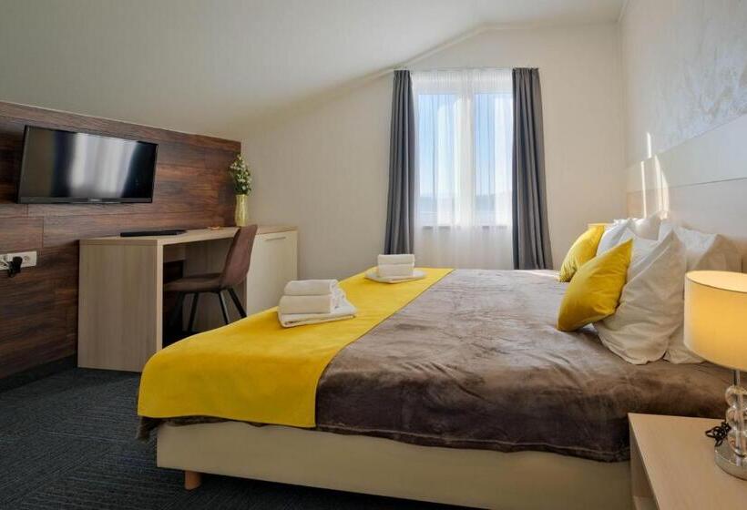 스탠다드 룸, Bor